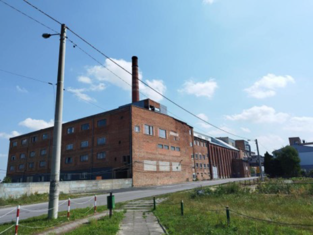 Współczesne zdjęcie zabudowań dawnej cukrowni Leśmierz