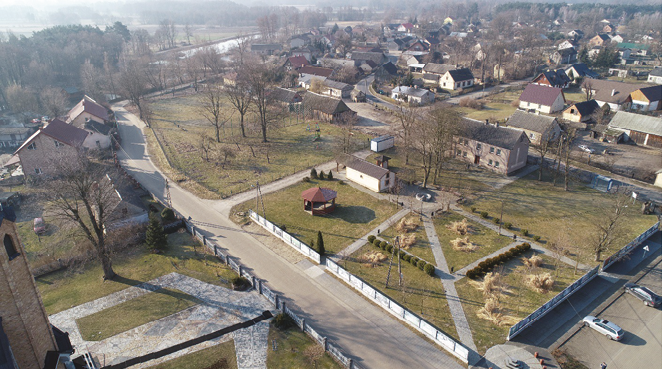 Widok z lotu ptaka na działkę wyznaczoną pod inwenstycję Centrum Spycimierskie Boże Ciało 