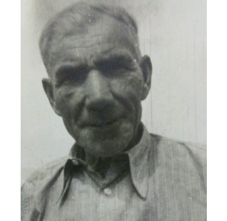 Jan Cybulski, rolnik gospodarujący na 49-hektarowym areale. Zdjęcie z lat 40. XX wieku.