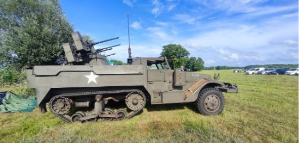 Na fotografii Halftrack M16.