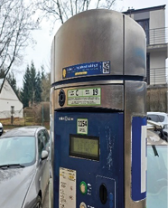 Une image contenant texte, plein air, voiture, Véhicule terrestre; Description générée automatiquement